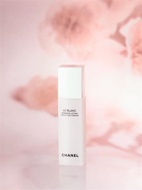 chanel le blanc essence lotion healthy light creator review|LE BLANC ESSENCE LOTION Healthy Light Creator .